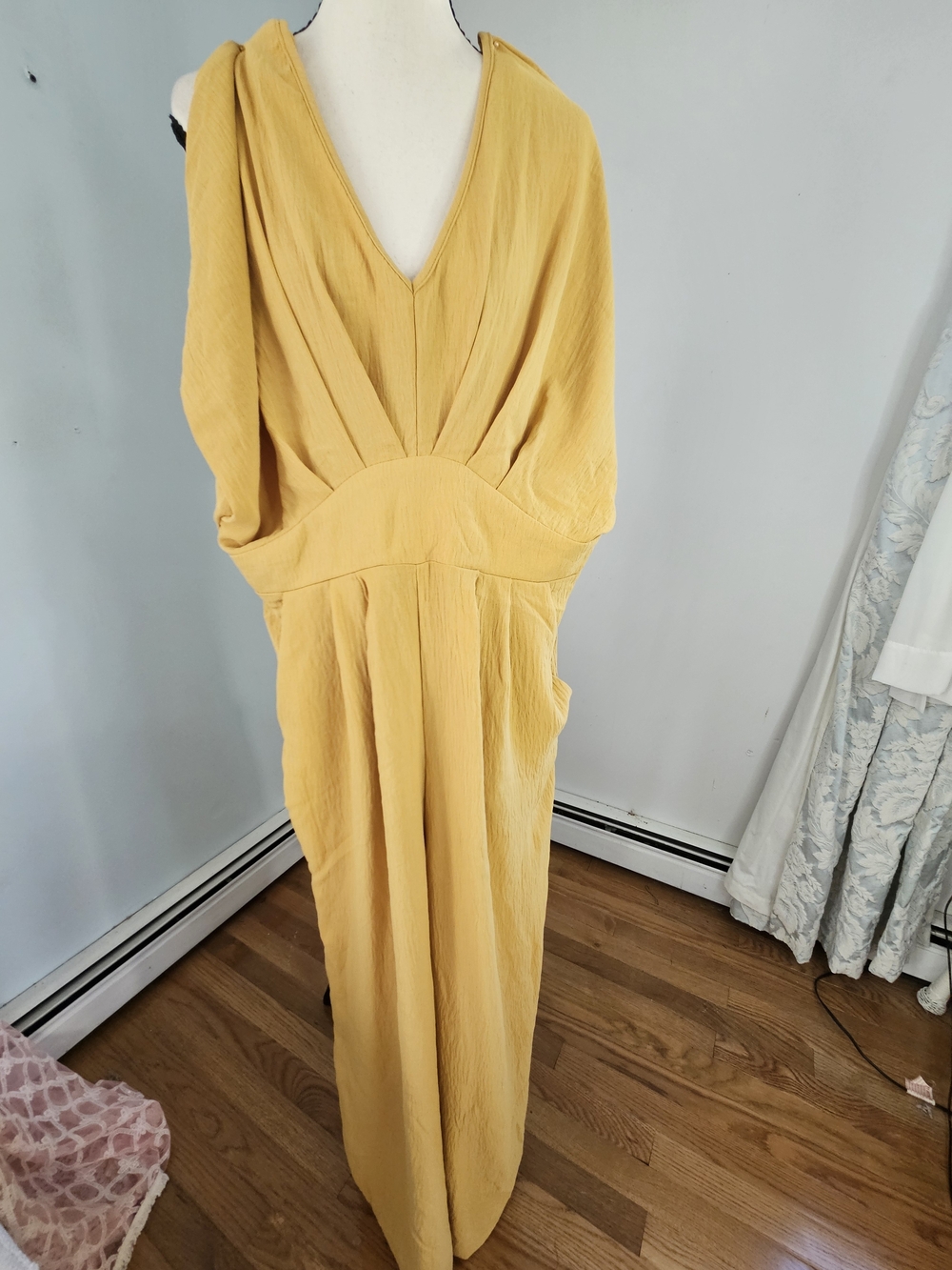 Cupshe Mustard Yellow V-Neck Sleeveless Jumpsuit P227